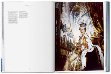 Her Majesty. A Photographic History 1926–Today (EXTRA LARGE) (Multilingual Edition) - фото 2