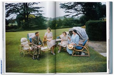 Her Majesty. A Photographic History 1926–Today (EXTRA LARGE) (Multilingual Edition) - фото 4