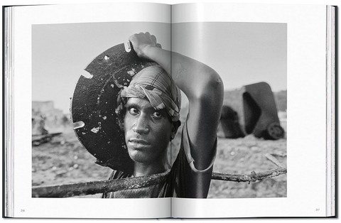 Sebastiao Salgado. Workers. An Archaeology of the Industrial Age - фото 10