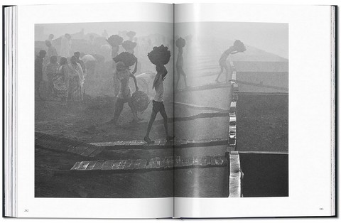 Sebastiao Salgado. Workers. An Archaeology of the Industrial Age - фото 12